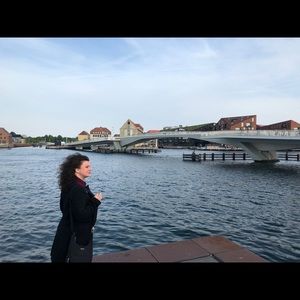 Meet your Posher, Lauren